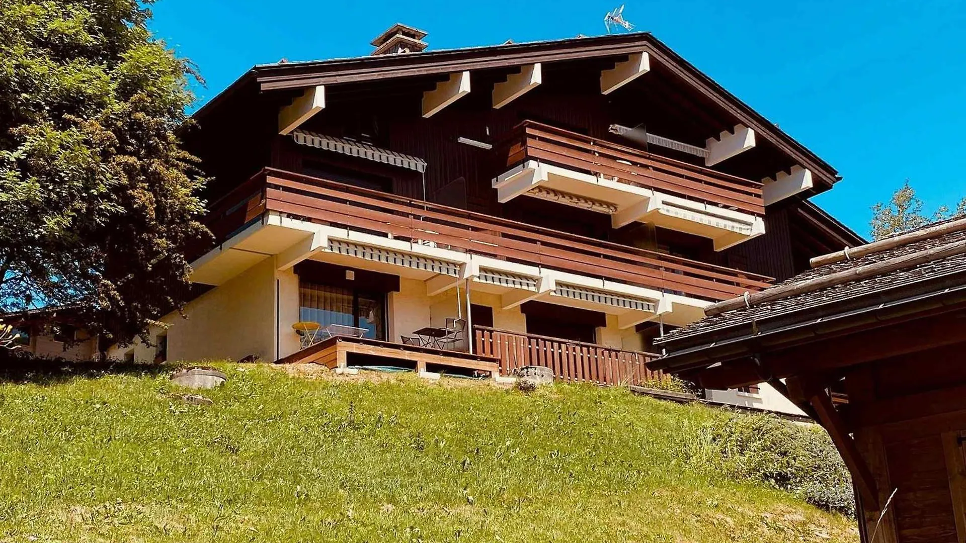 2 Pieces Cabine Sans Pretention Avec Balcon Et Parking - Fr-1-459-47 La Clusaz 0*,  France